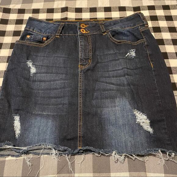 !IT Jeans Dark Wash Denim Tatiana Tummy Tuck Mini Skirt Size 8 - Picture 1 of 7